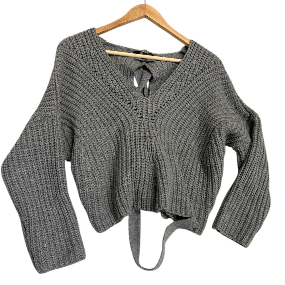 Blue Blush M slight crop woven back chunky we’ve sweater in excellent used cond